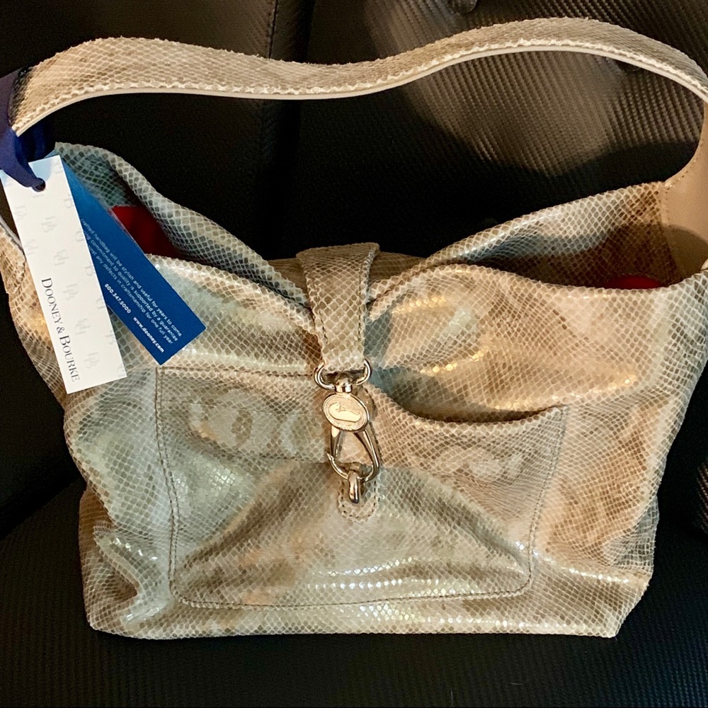 DOONEY & BOURKE GOLD POCKET SAC SHOULDER BAG NWT